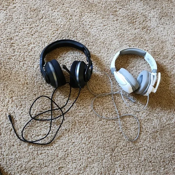 2 Turtle Beach headsets for Xbox and PS