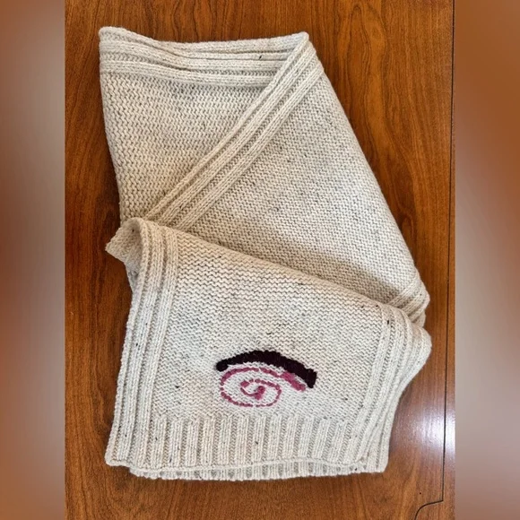 Irelandseye Wool Silk Knit Scarf – Cream w/ Embroidered Motif