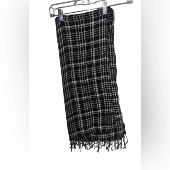 plaid pattern scarf