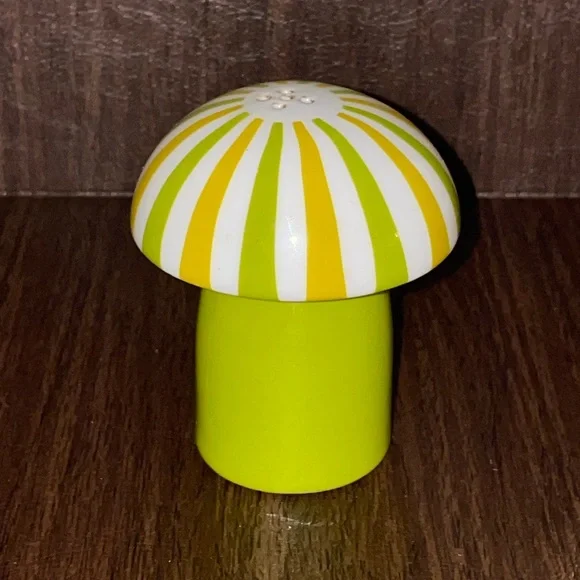 1 Johnathan Adler Shrooms shaker (GT-1)