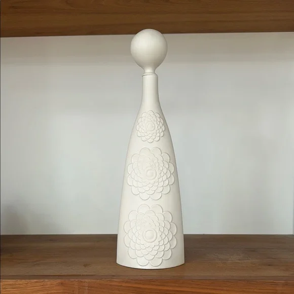 Elegant Cream Decorative Vase