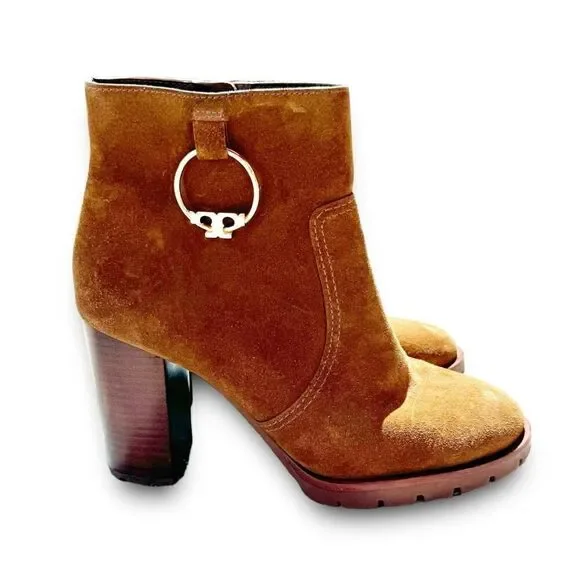 Tory Burch Sofia Brown Suede Lug Sole Bootie Gold Logo Charm Stacked Heel Sz 8.5