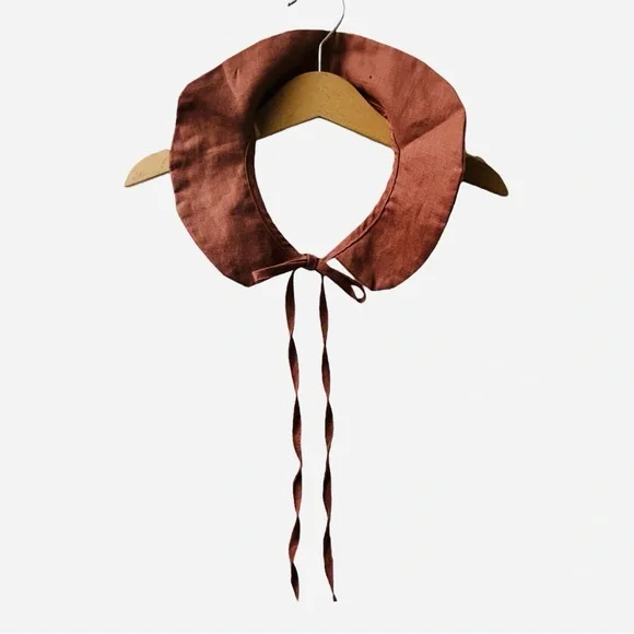 mabo tie-on collar in linen - dark mauve
