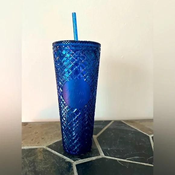 Starbucks Limited Edition Holiday 2023 Venti 24oz Blue Cold Cup.