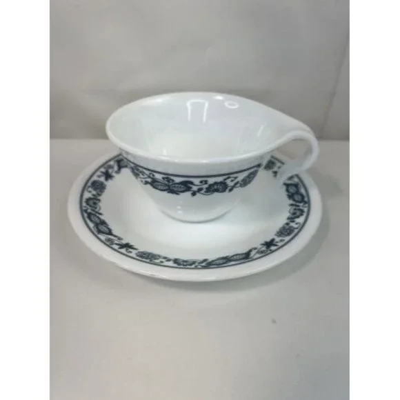 VTG Corelle Corning Old Town Blue Onion Hook Handle Coffee Tea Cup & Saucer‎ Set