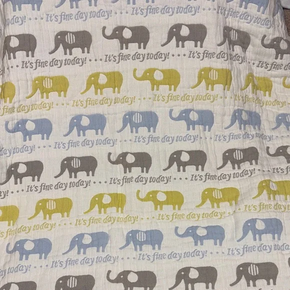 Elephant cotton muslin crib blanket “it’s a fine day” unisex
