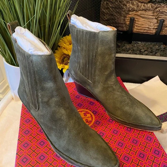 TORY BURCH LILA HEELED ANKLE BOOT
