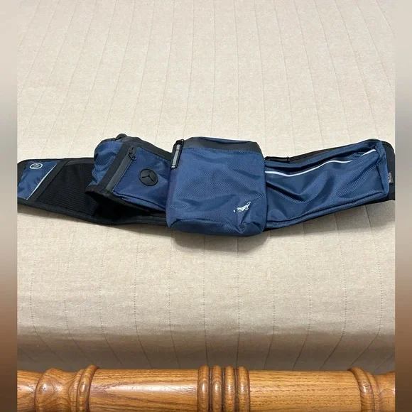 P.L.A.Y. Blue Explorer Pack (Dog Pouch) NWOT Never Used
