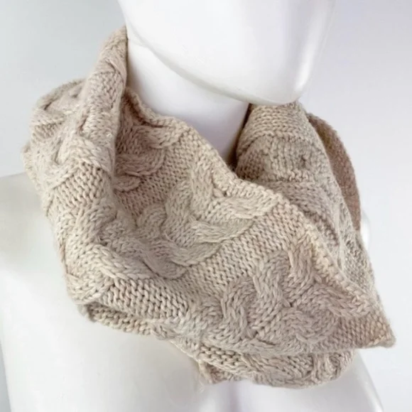 Cable Knit Infinity Scarf Oatmeal Beige