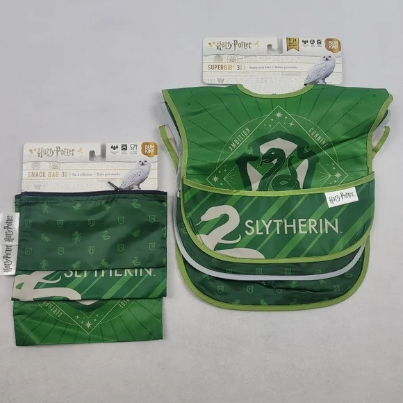 NWT set of Harry Potter Slytherin bibs & snack bag