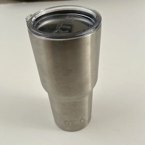 RTIC 30 oz Stainless Steel Silver Tone Tumbler Cup Lid Included 8