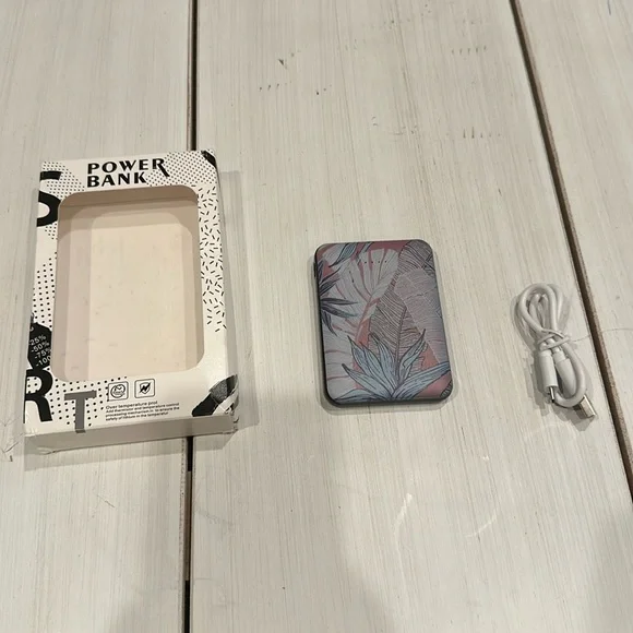 Tropical Power Bank with Cable