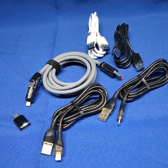 NWT 6 Assorted USB and Charging Cables