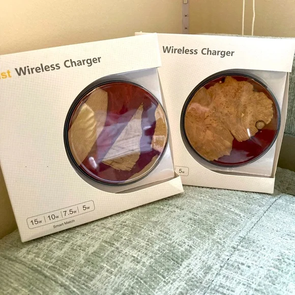 NWT Cordless Charger Green & Brown Wood | Fast Wireless Charger