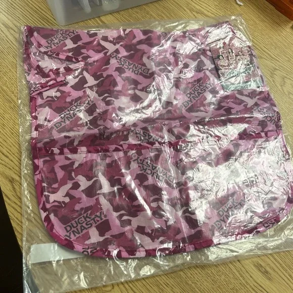 Duck Dynasty Pink Camo‎ Coated Toddler Bib - New in Package Lot Of 3
