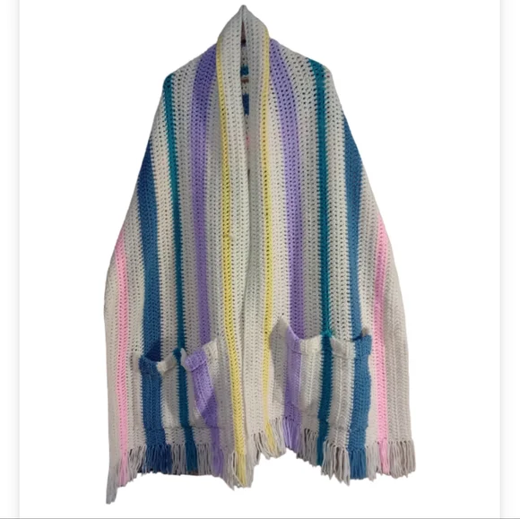 Vintage handknitted chunky blanket scarf with pockets
