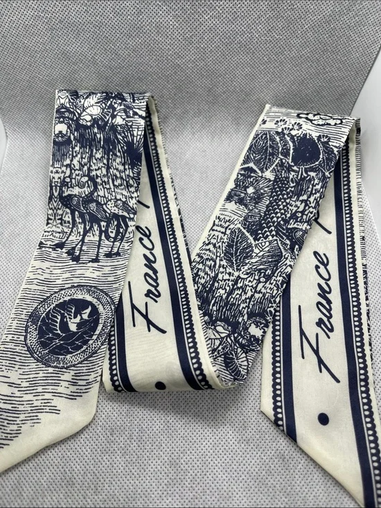 France Script Twilly Scarf - Navy & Ivory