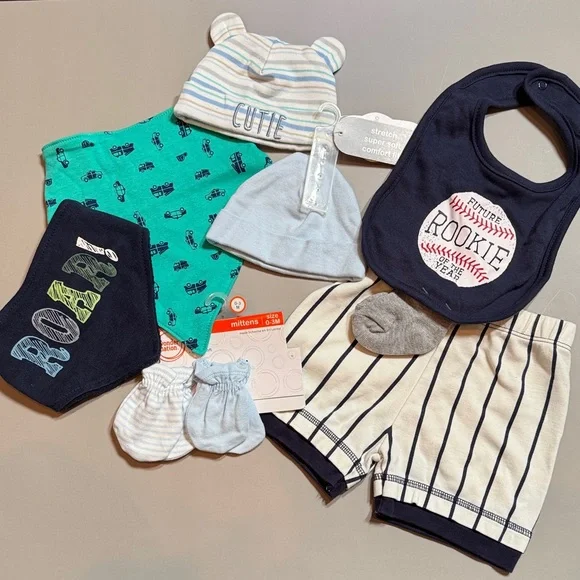 💜3/$15 Newborn-6M Miscellaneous Baby Bundle