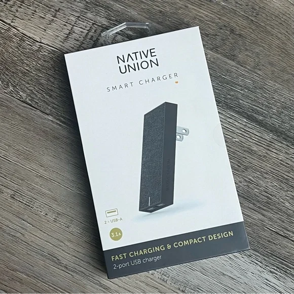 NWT Native Union extra fast Smart Charger 2 port USB charger