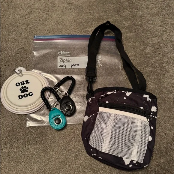 Training Pouch with Clickers - Black and Blue