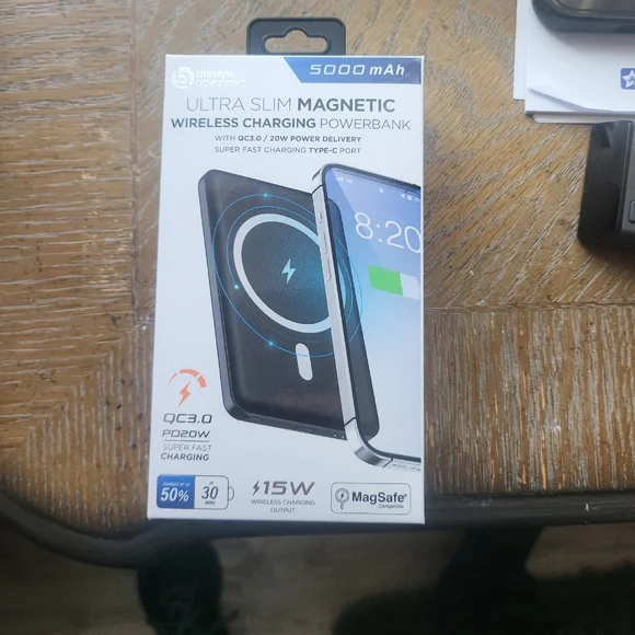 Smartphone Ultra Slim Magnetic Charger and Powerbank