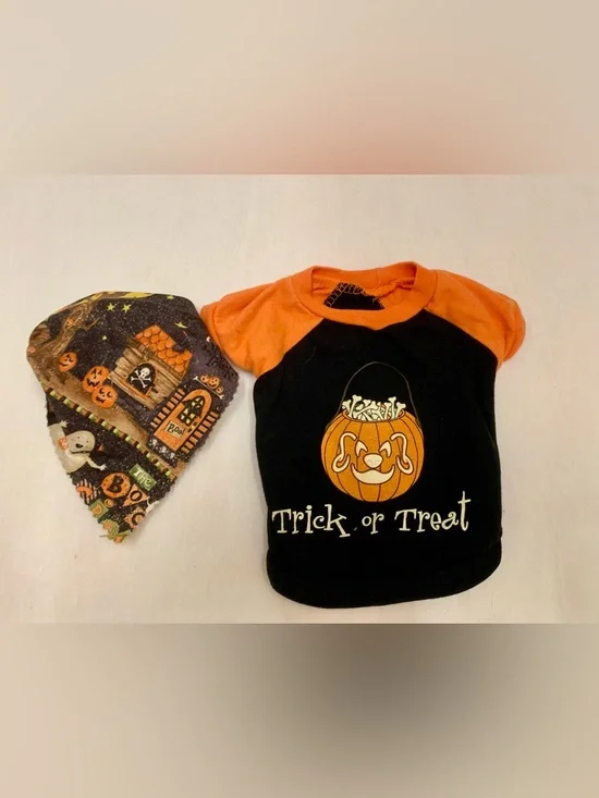 'Trick or Treat' dog Costume Top and banana. Xs