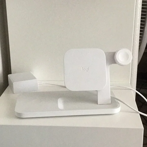 Logitech POWERED 3-IN-1 Dock
