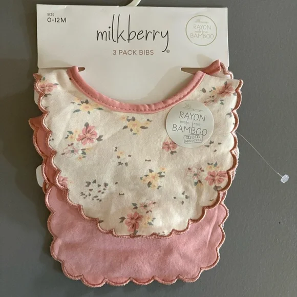 Milkberry bamboo bibs new