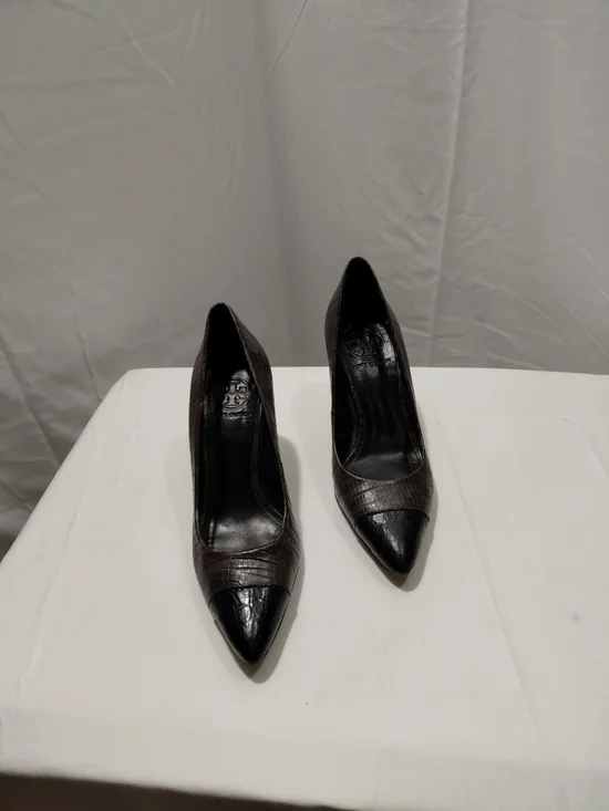 Tory Burch Gray Lyla Reptile Print Pump Black Cap Size 5M