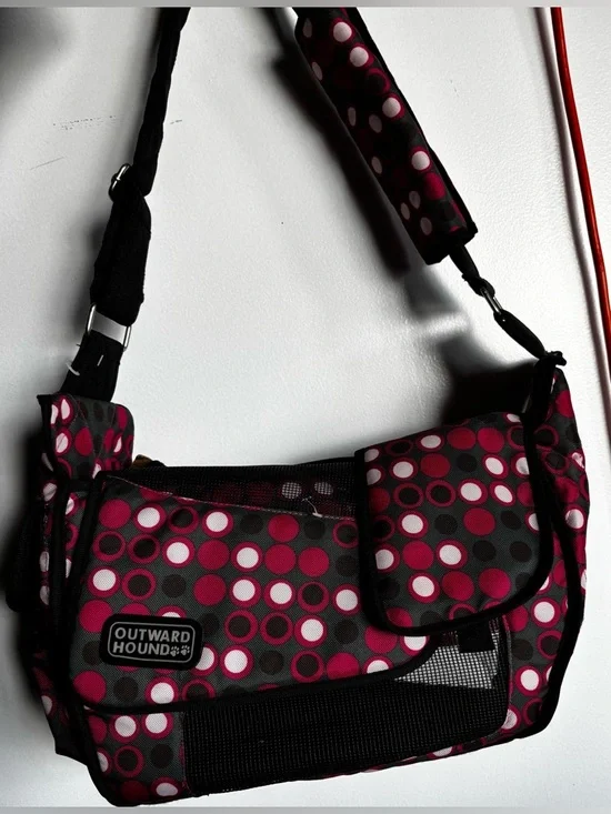 Outward Hound Courier Style Pet Carrier - Polka Dot Design w Mesh Front