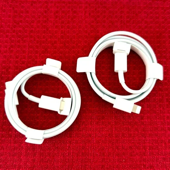 NWOT IPhone Lightning Chargers 2pk