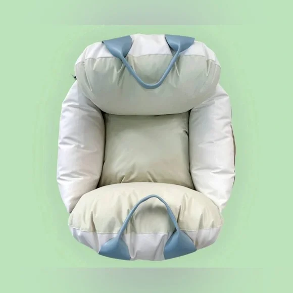 Brand New BunnyBomb Dog Car Seat (15–35 lb dogs)