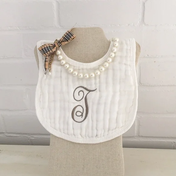 brand new/never worn embroidered personalized initial T baby bib - baby shower