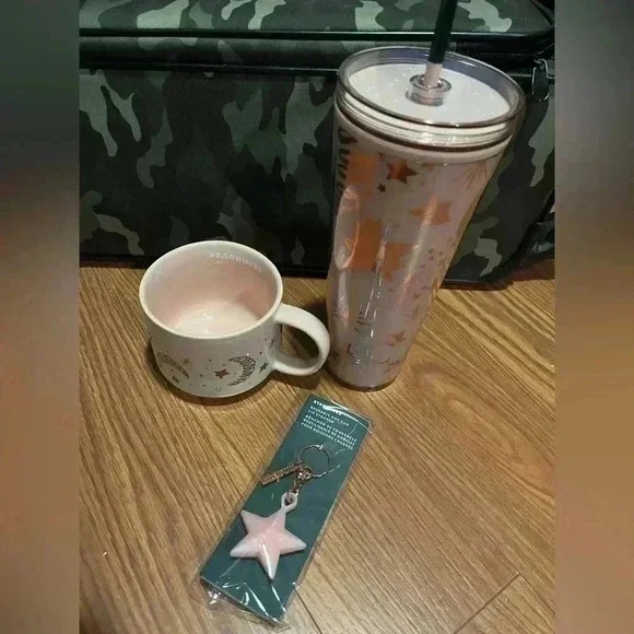 Starbucks Coffee Holiday 2023 Moon Star Mug Venti Tumbler Keychain Lid Stopper
