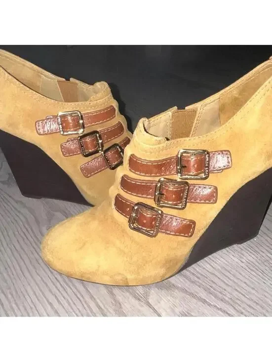 Tory Burch Gabriel High Wedge, Size 7M