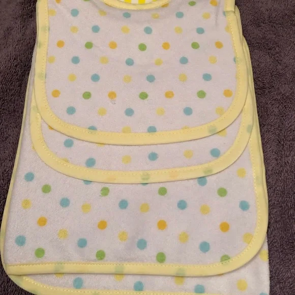 HP 1-4-21 💛Baby Bib & Nursing Towel Set of 4 💛