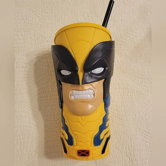 NWOT Wolverine 32 oz Tumbler Cup with Lid and Silicon Straw