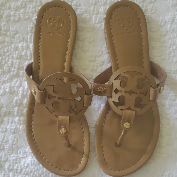 TORY BURCH MILLER SANDALS IN TAN/SHINY/ SIZE:7.5