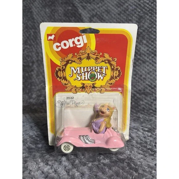 NOC NOS SEALED 1979‎ Miss Piggy Pink Convertible Car Corgi Muppet Show #2032 MOC