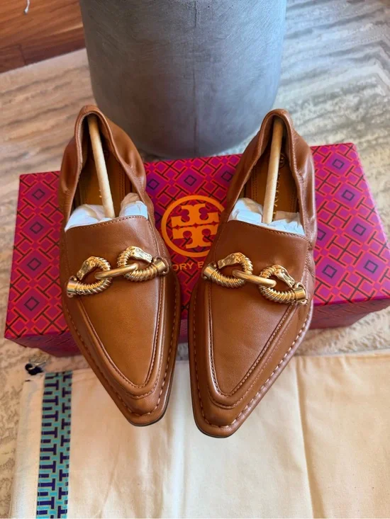 Tory Burch JESSA POINTY TOE LOAFERS with Gold Chain