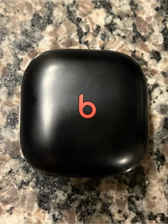 Beats by Dre Black Charging Case with Red Logo