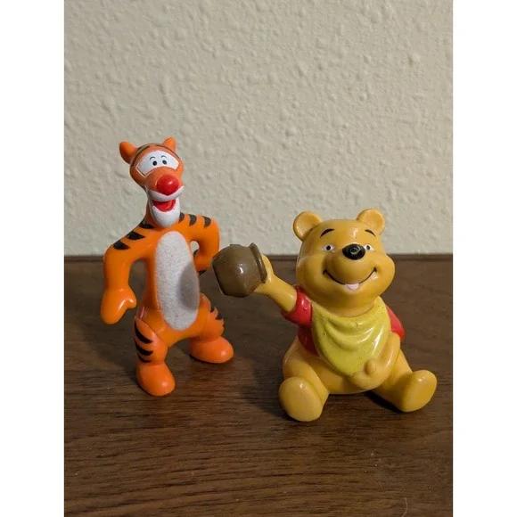 Winnie The Pooh Toy Figurine Honey Pot Pvc Disney With Tigger Cake‎ Topper Lot