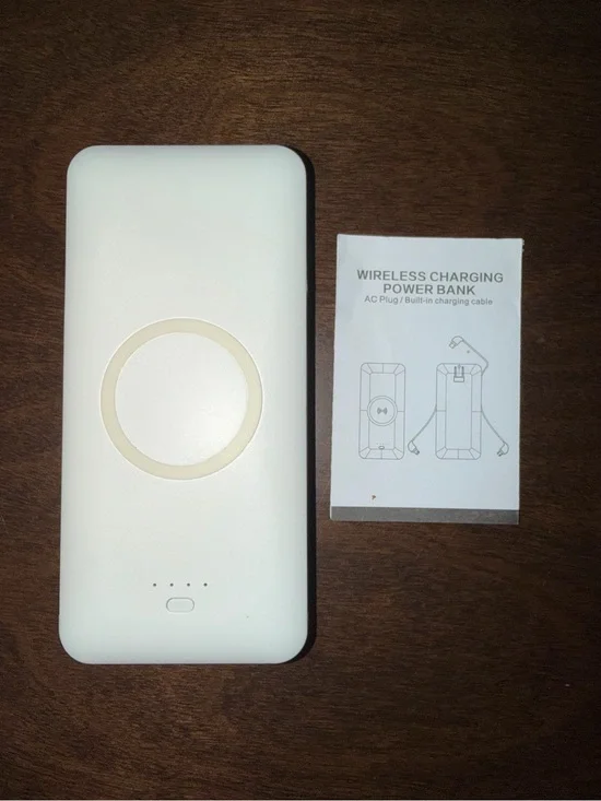 WIRELESS CHARGING POWER BANK, AC Plug / Built-in charging cables