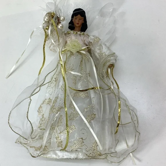Graceful White and Gold African-American Angel Topper