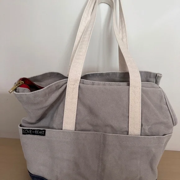 Love thy beast pet tote S