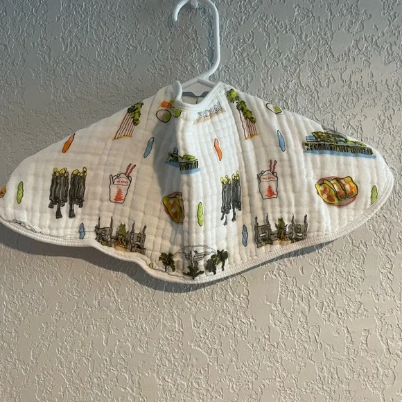 Little Hometown California Burp cloth / Bib