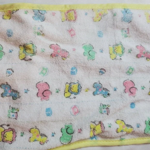 Vintage Terrycloth Vinyl‎ Backing Baby Burp Cloth Pastel Animals