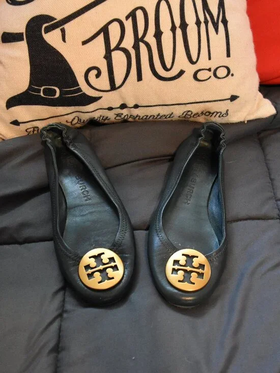 Tory Burch Dark Green Leather Flats Size 7 - Great condition!