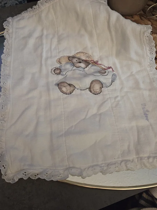 Vintage Dundee Teddy Bear Baby Burp Cloth Eyelet Lace Trim Nursery Linen