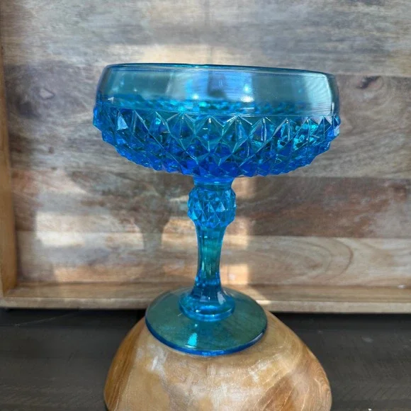 Vintage Indiana Horizon Blue Pedestal Candy Dish Diamond Cut No lid‎